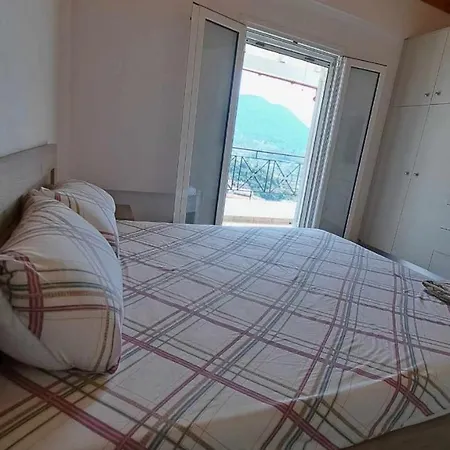 Eleni Apartment Himare