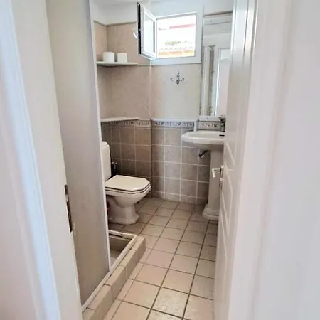 Eleni Apartment *