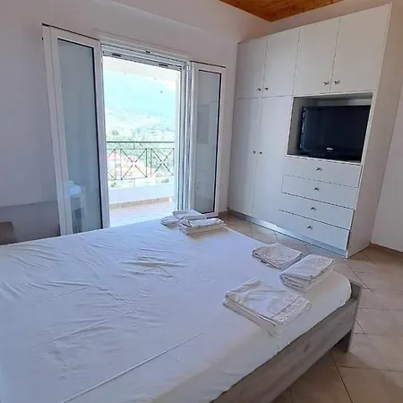 Apartment Eleni Himare