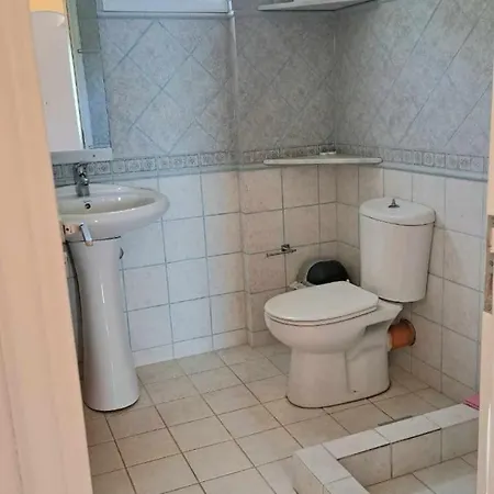 Eleni Apartment *