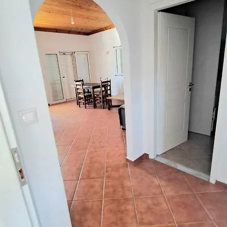 Apartment Eleni *