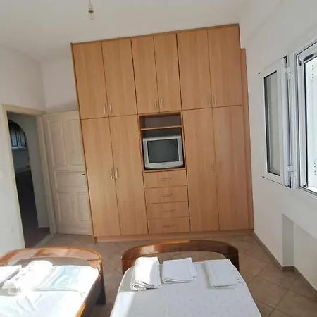 Eleni Apartment *